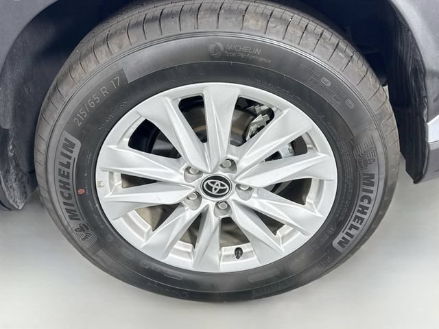 Certified 2026 Toyota Corolla Cross LE FWD image 30
