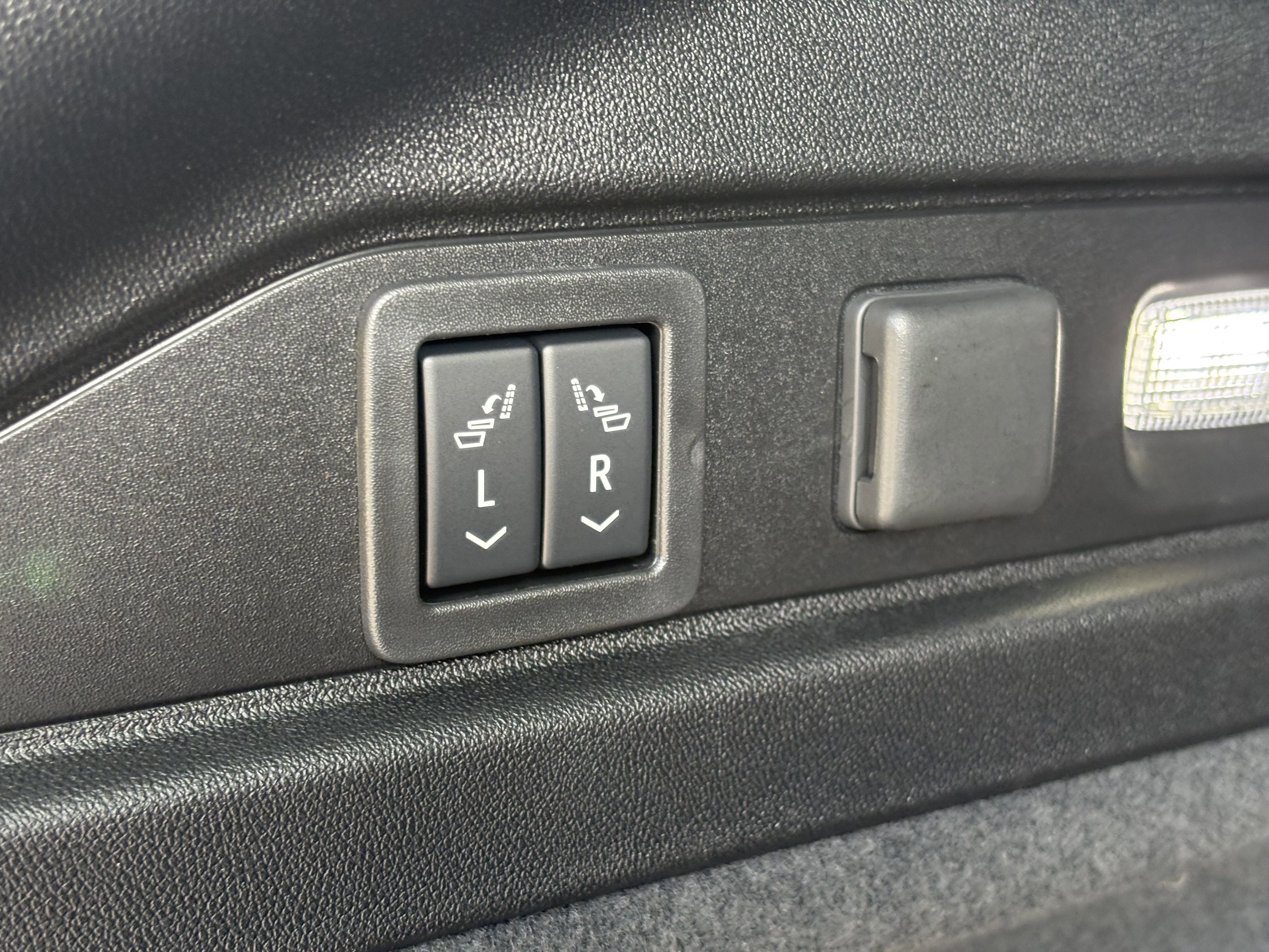 New 2026 Cadillac Lyriq Premium Luxury AWD/4WD image 10