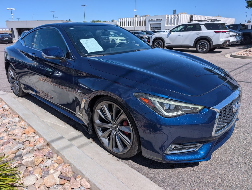 Used 2018 INFINITI Q60 Red Sport 400 w/ Sensory Package 3.0T Sport RWD image 4