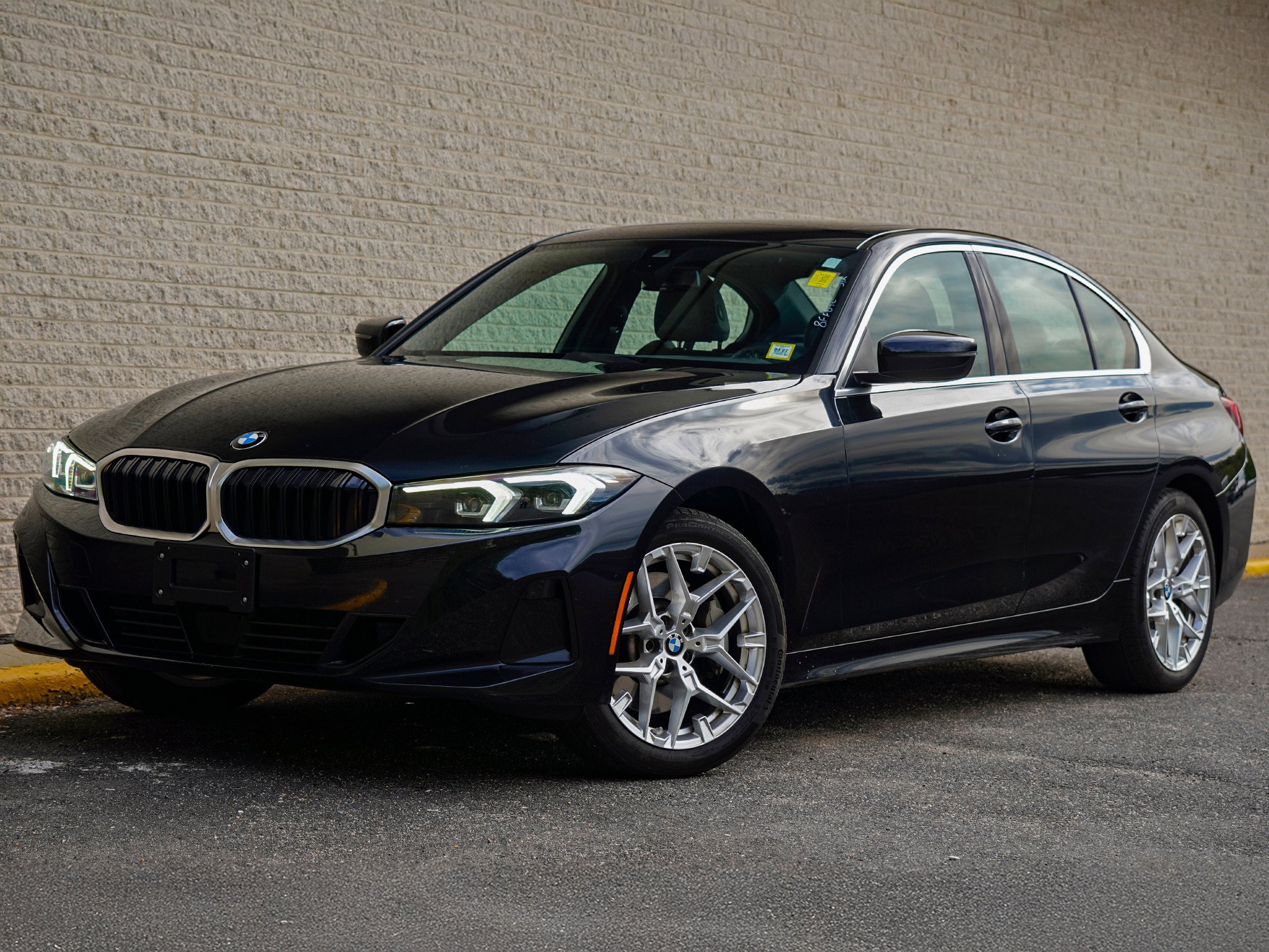 Used 2025 BMW 330i xDrive Sedan AWD/4WD image 2