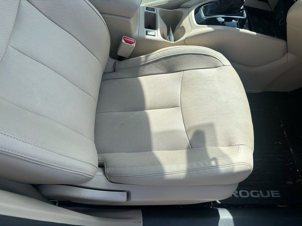 Used 2017 Nissan Rogue SL w/ SL Premium Package image 19