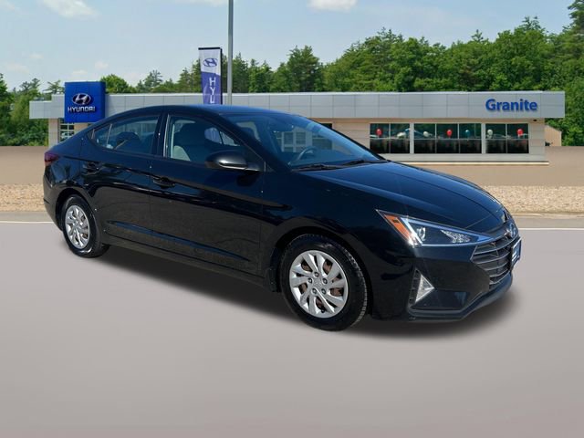 Used 2020 Hyundai Elantra SE w/ Winter Weather Package FWD image 4