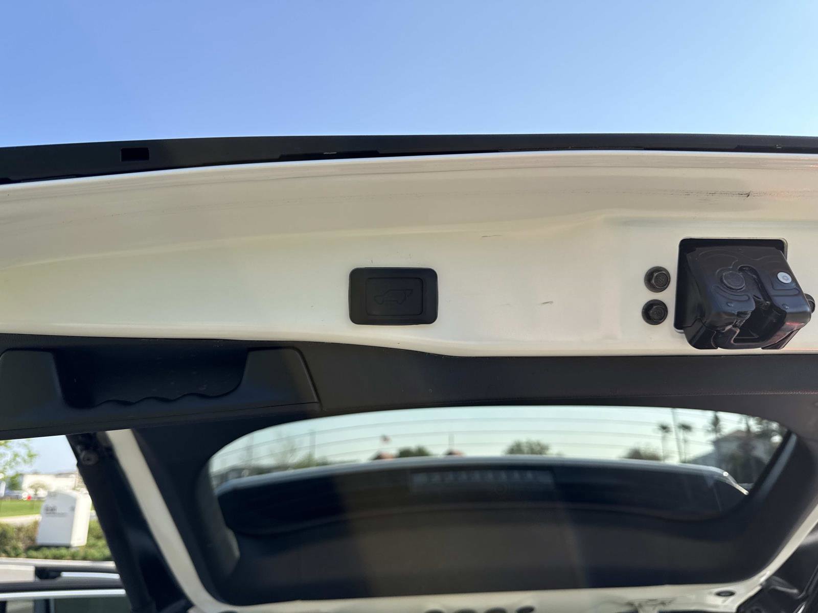 Used 2021 Toyota RAV4 XLE w/ Convenience Package image 12