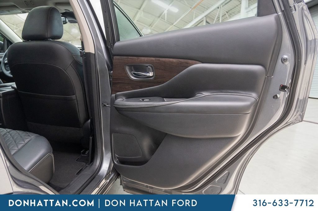 Used 2020 Nissan Murano Platinum w/ Cargo Package FWD image 24