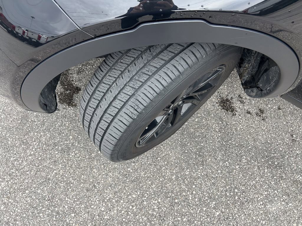 Used 2016 Land Rover Discovery Sport HSE image 38