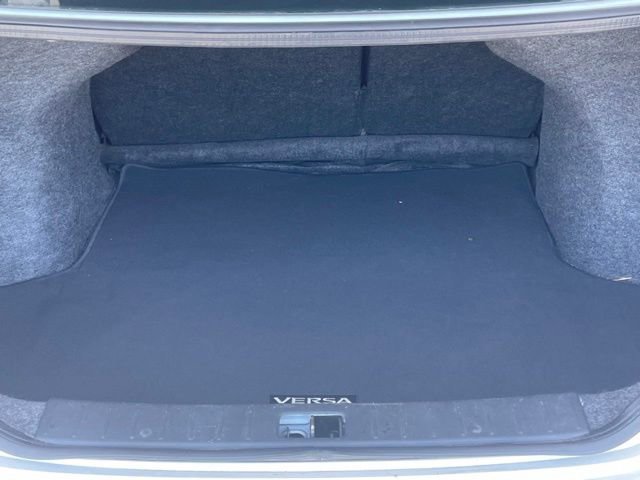 Used 2016 Nissan Versa SV FWD image 16