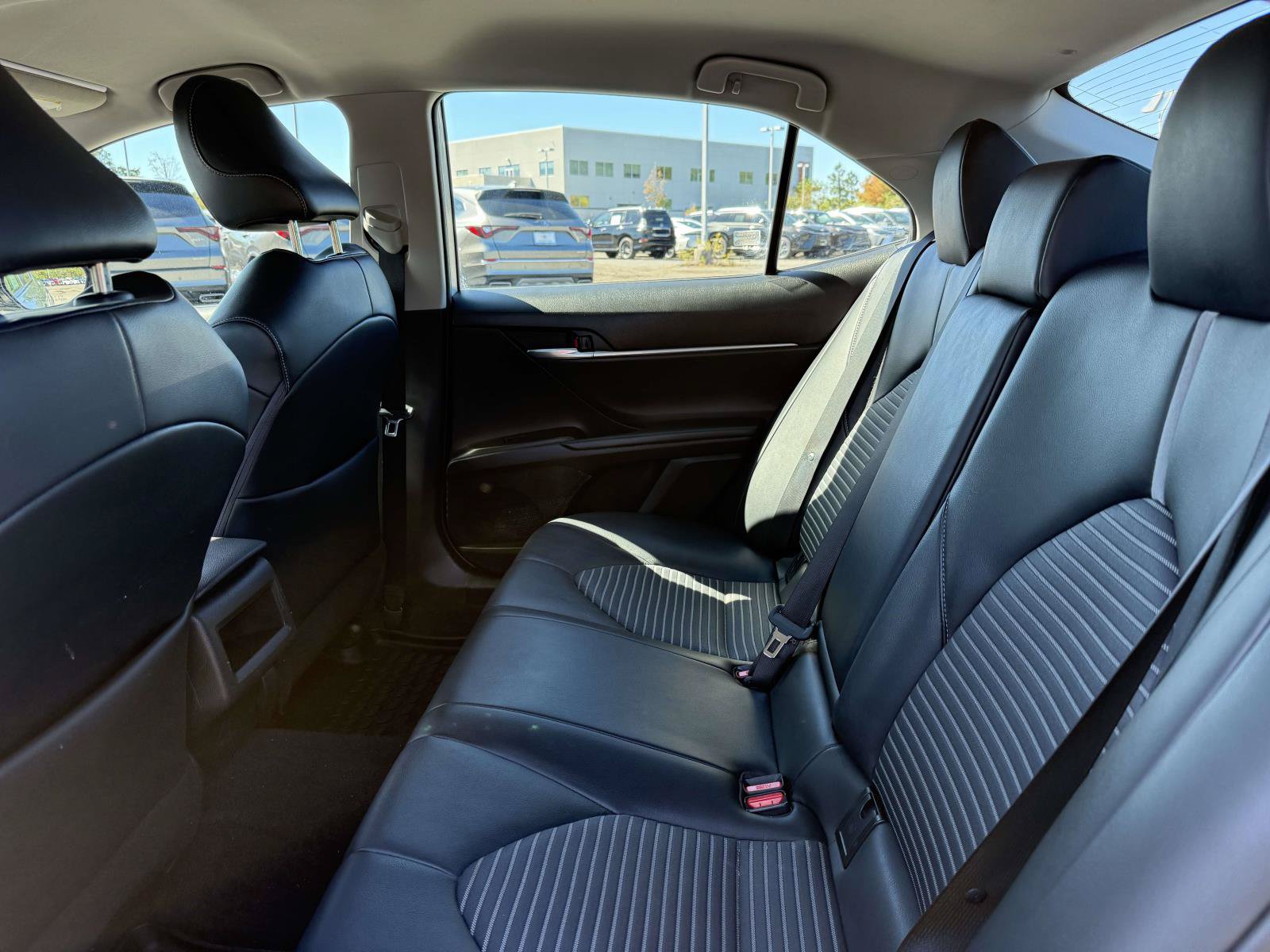 Used 2022 Toyota Camry SE w/ Convenience Package AWD/4WD image 17
