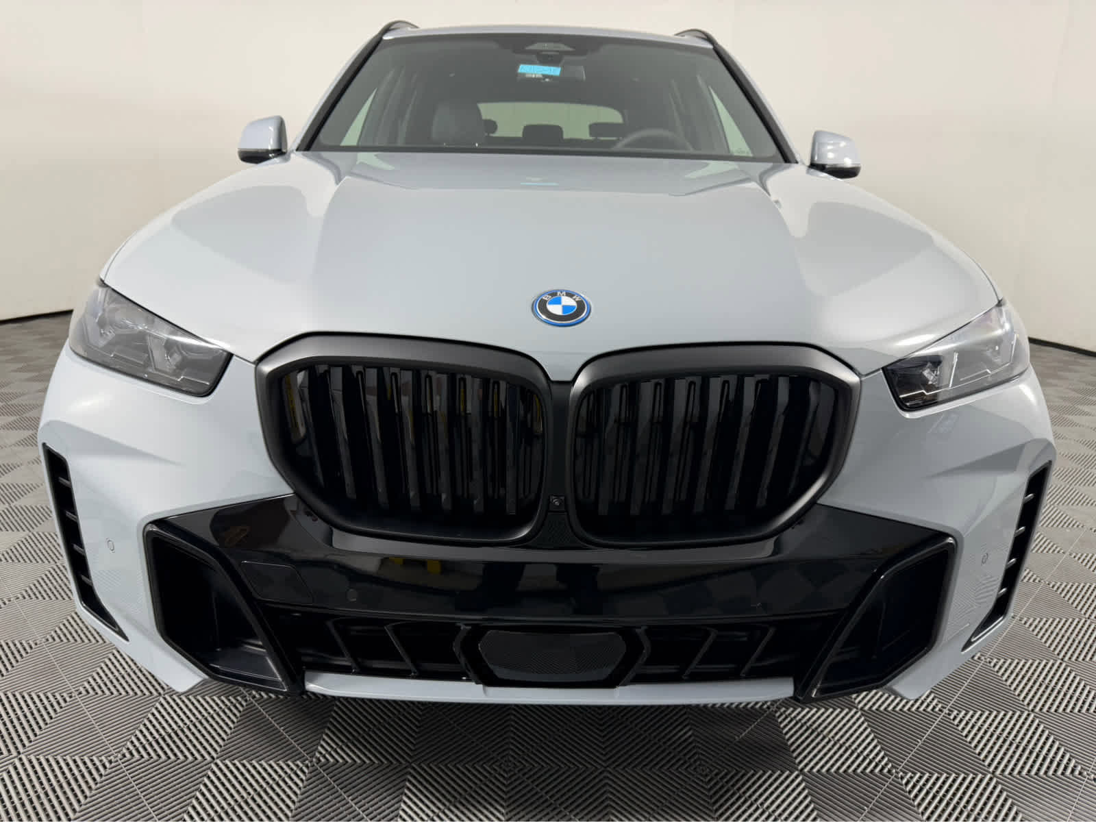 New 2026 BMW X5 xDrive50e w/ M Sport Package AWD/4WD image 8