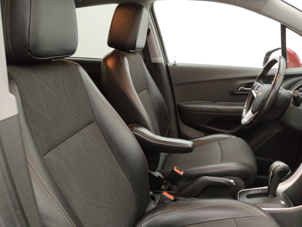 Used 2019 Chevrolet Trax LT w/ LT Convenience Package FWD image 21