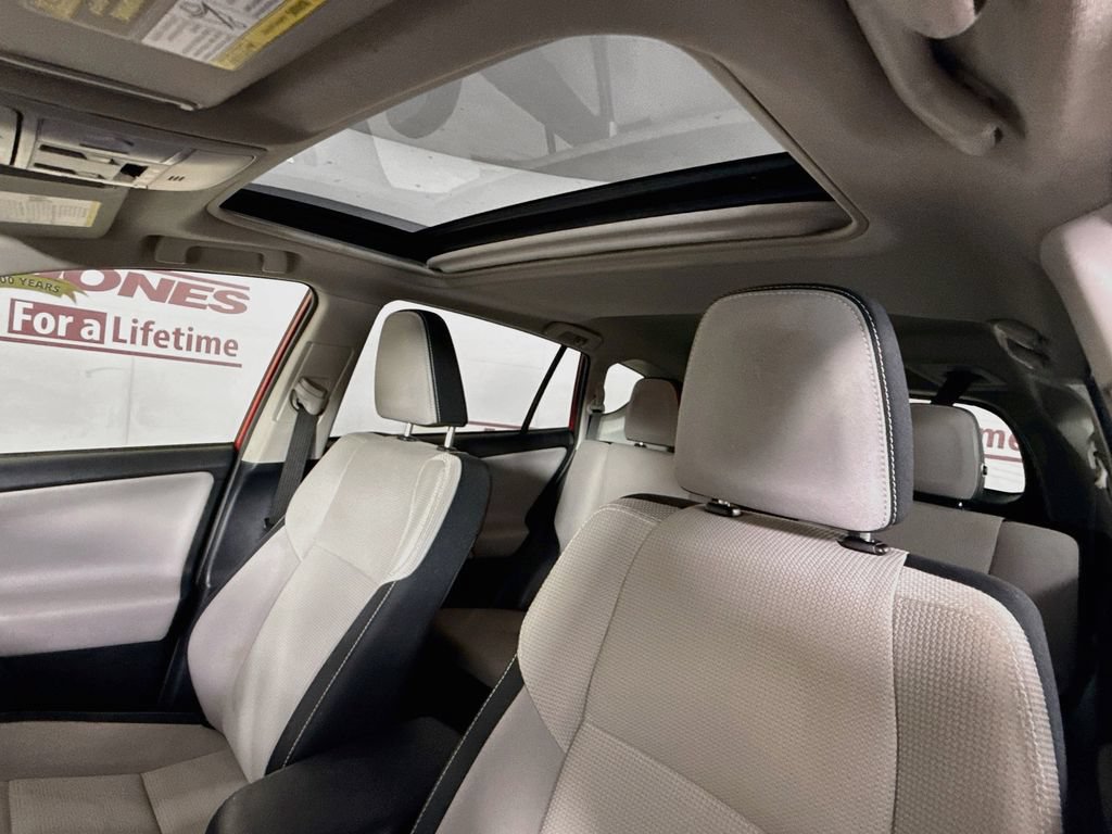 Used 2017 Toyota RAV4 XLE FWD image 10