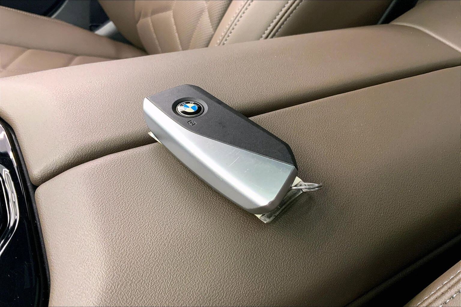 Used 2024 BMW 530i xDrive w/ Convenience Package AWD/4WD image 9