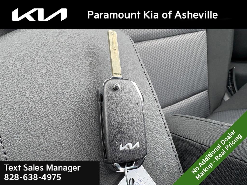 New 2025 Kia Soul LX image 28