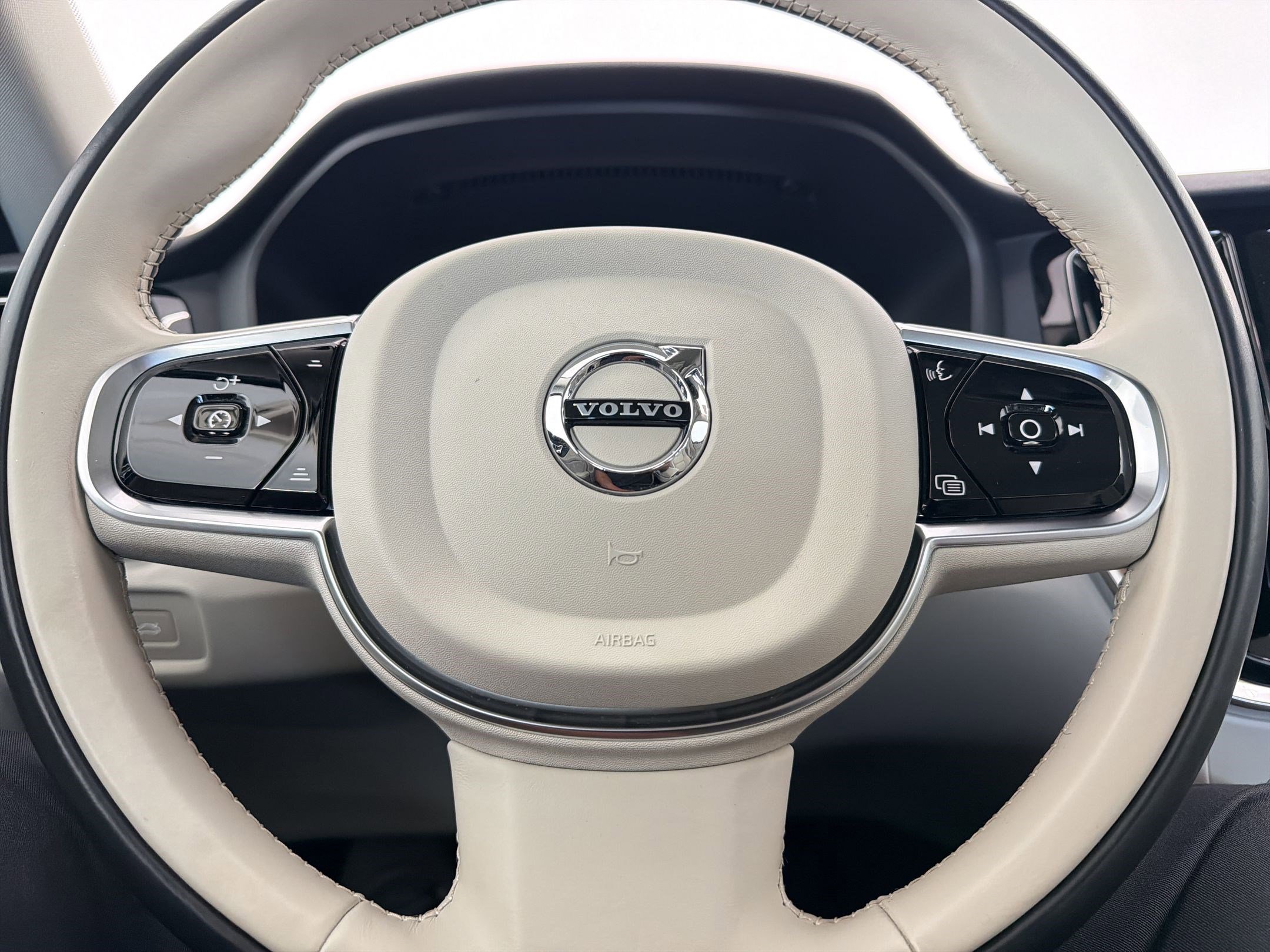 Used 2021 Volvo S60 T5 Momentum w/ Advanced Package image 15