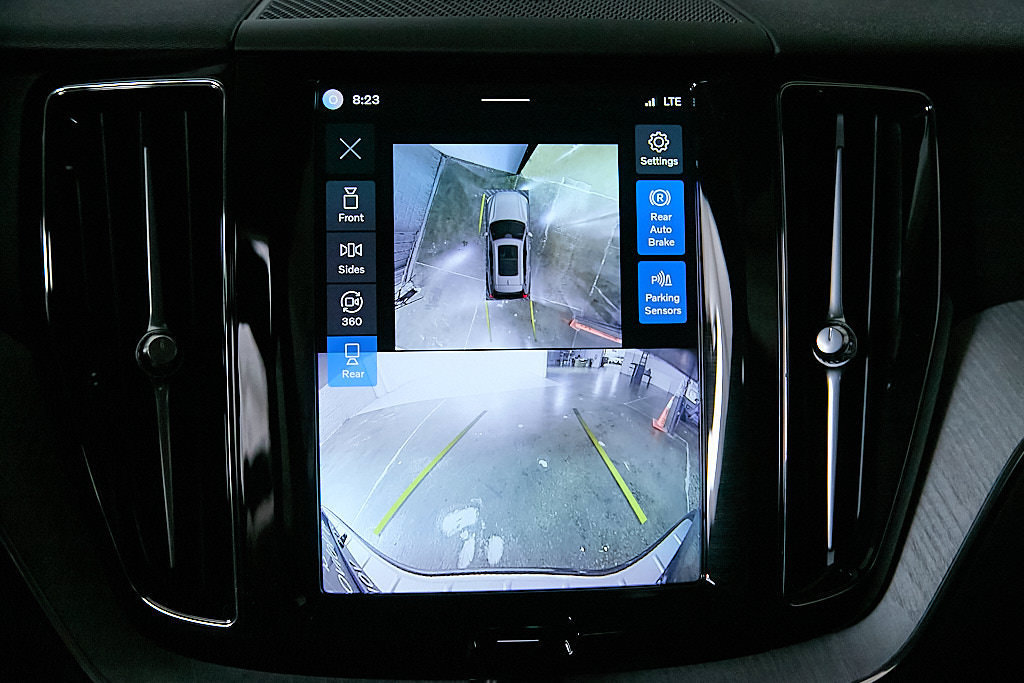 Certified 2025 Volvo XC60 T8 Plus w/ Protection Package Premier AWD/4WD image 33