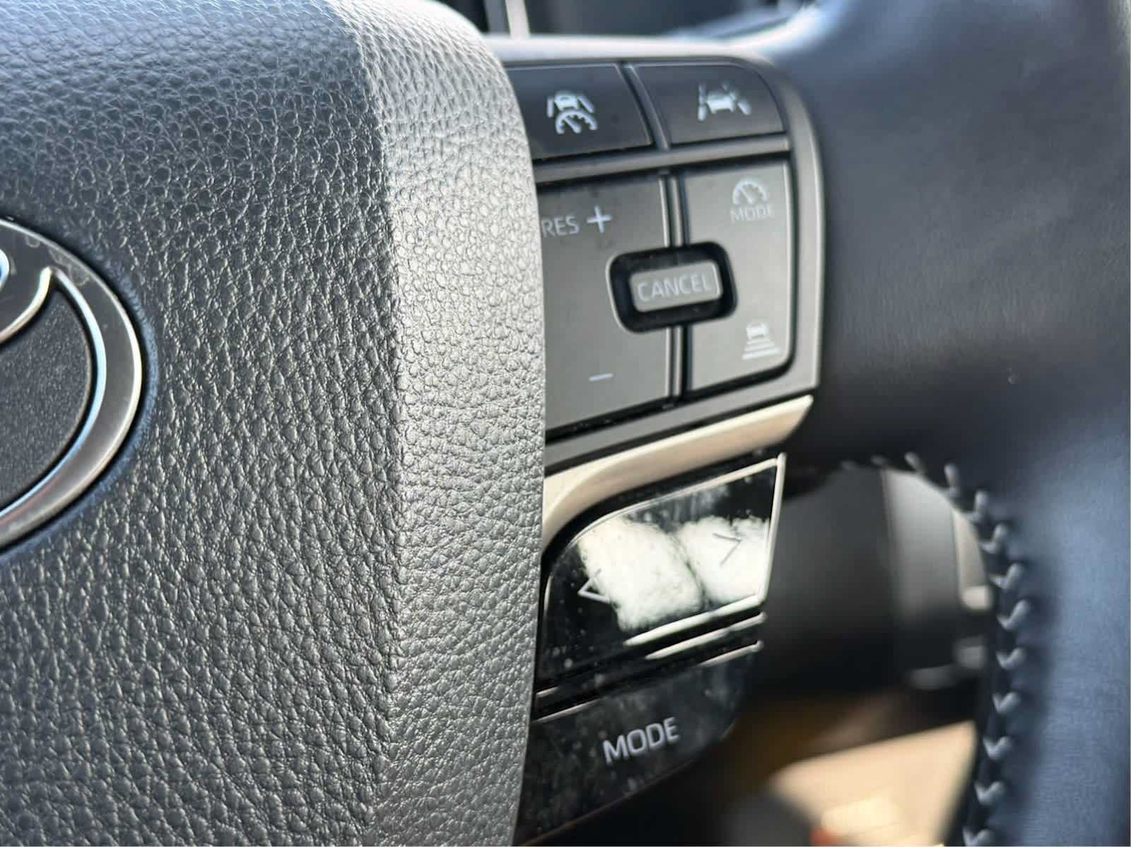 Used 2025 Toyota Camry SE FWD image 12