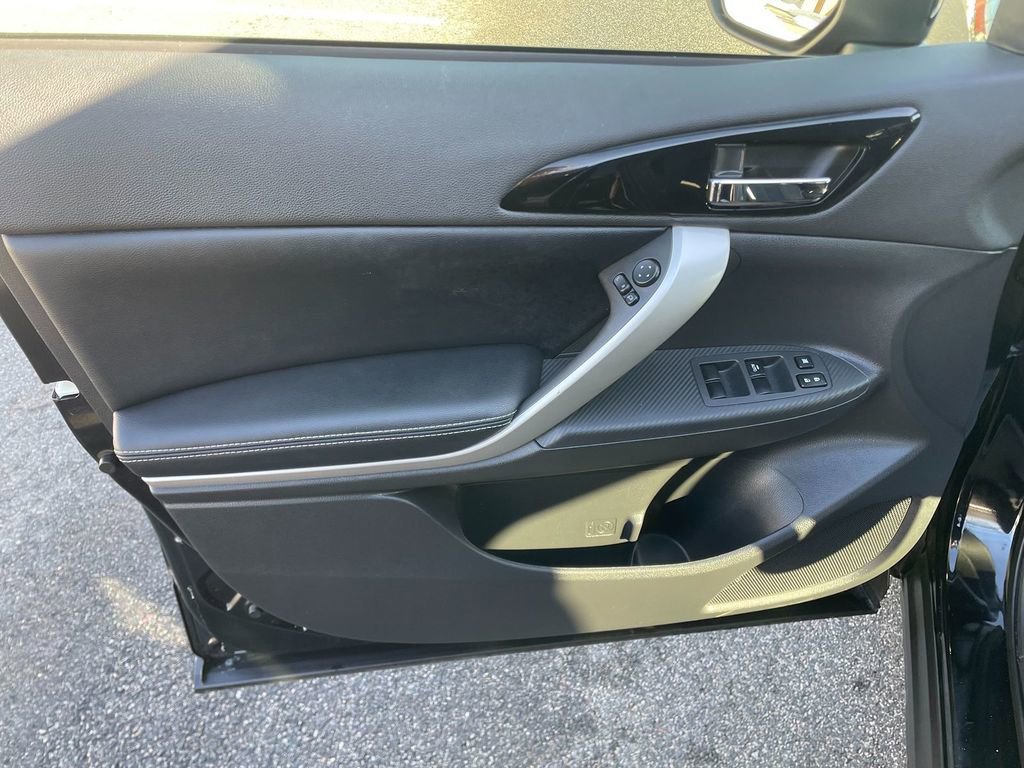 Used 2023 Mitsubishi Eclipse Cross SE image 11