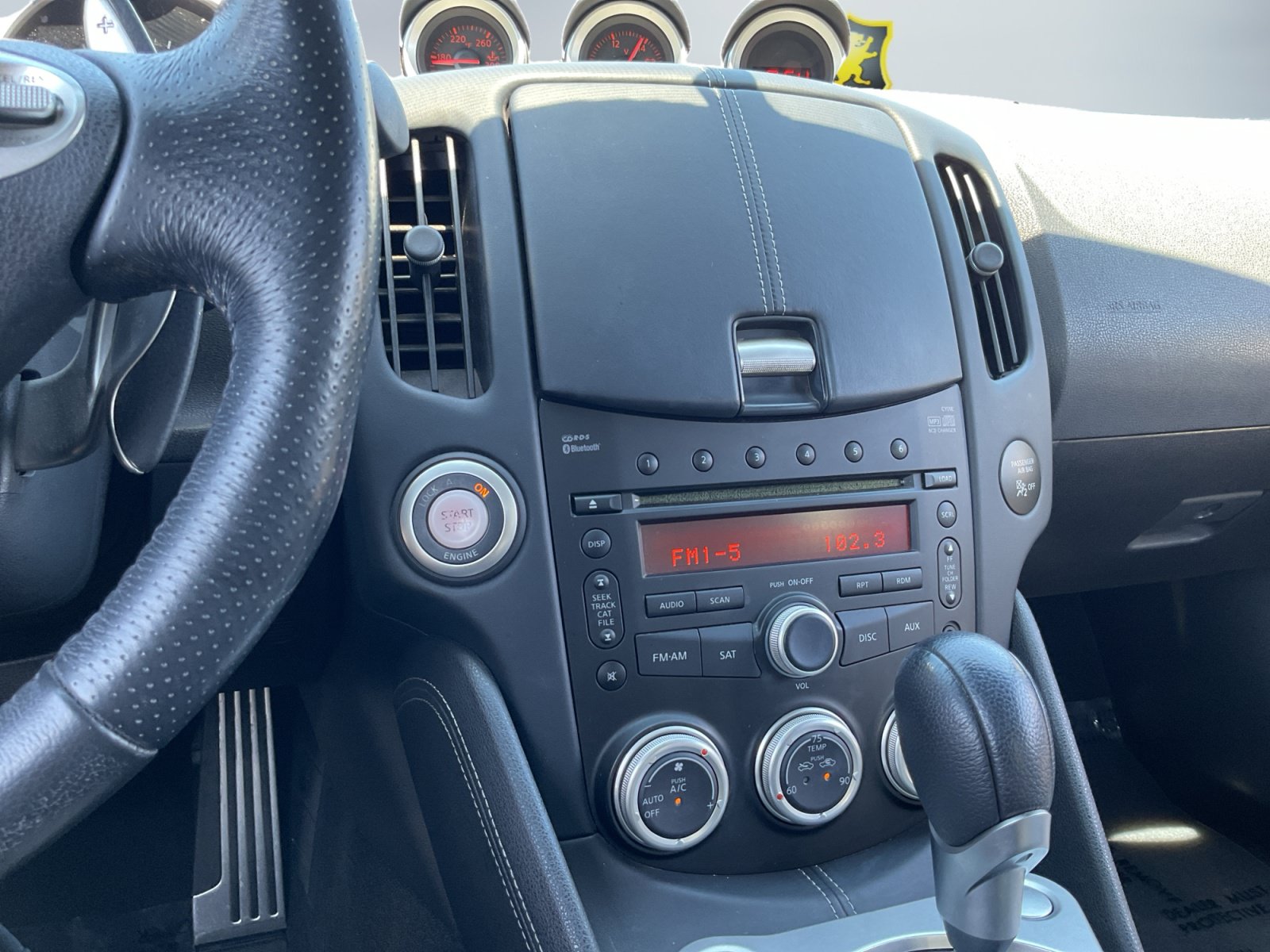 Used 2009 Nissan 370Z Touring RWD image 13