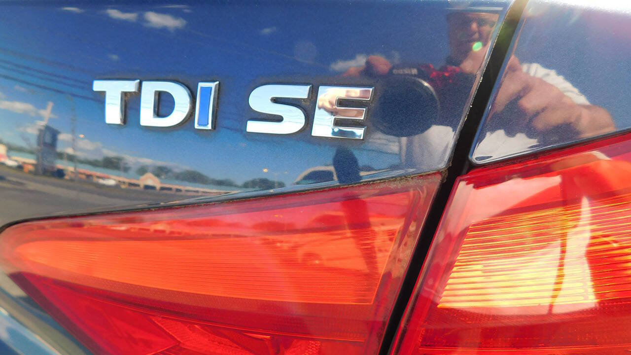 Used 2014 Volkswagen Passat TDI SE FWD image 28