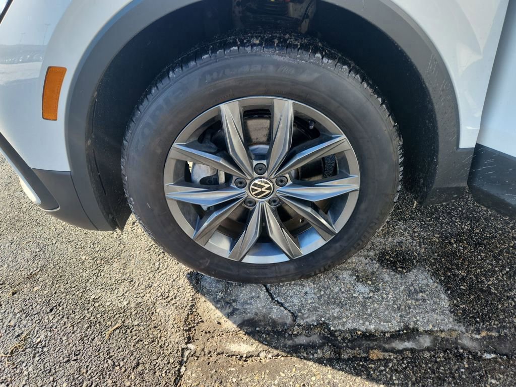 Certified 2024 Volkswagen Tiguan SE image 22