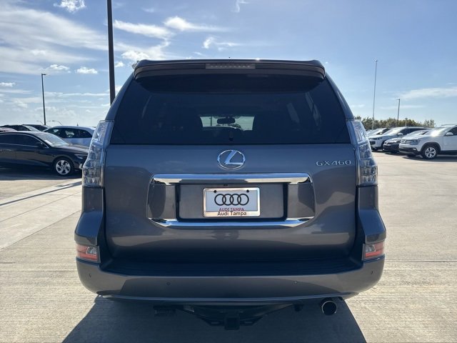 Used 2017 Lexus GX 460 image 4