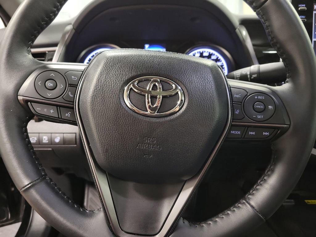 Used 2023 Toyota Camry SE w/ Cold Weather Package FWD image 18