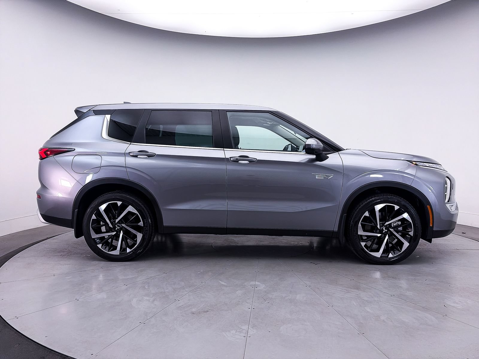 Used 2023 Mitsubishi Outlander SE AWD/4WD image 40