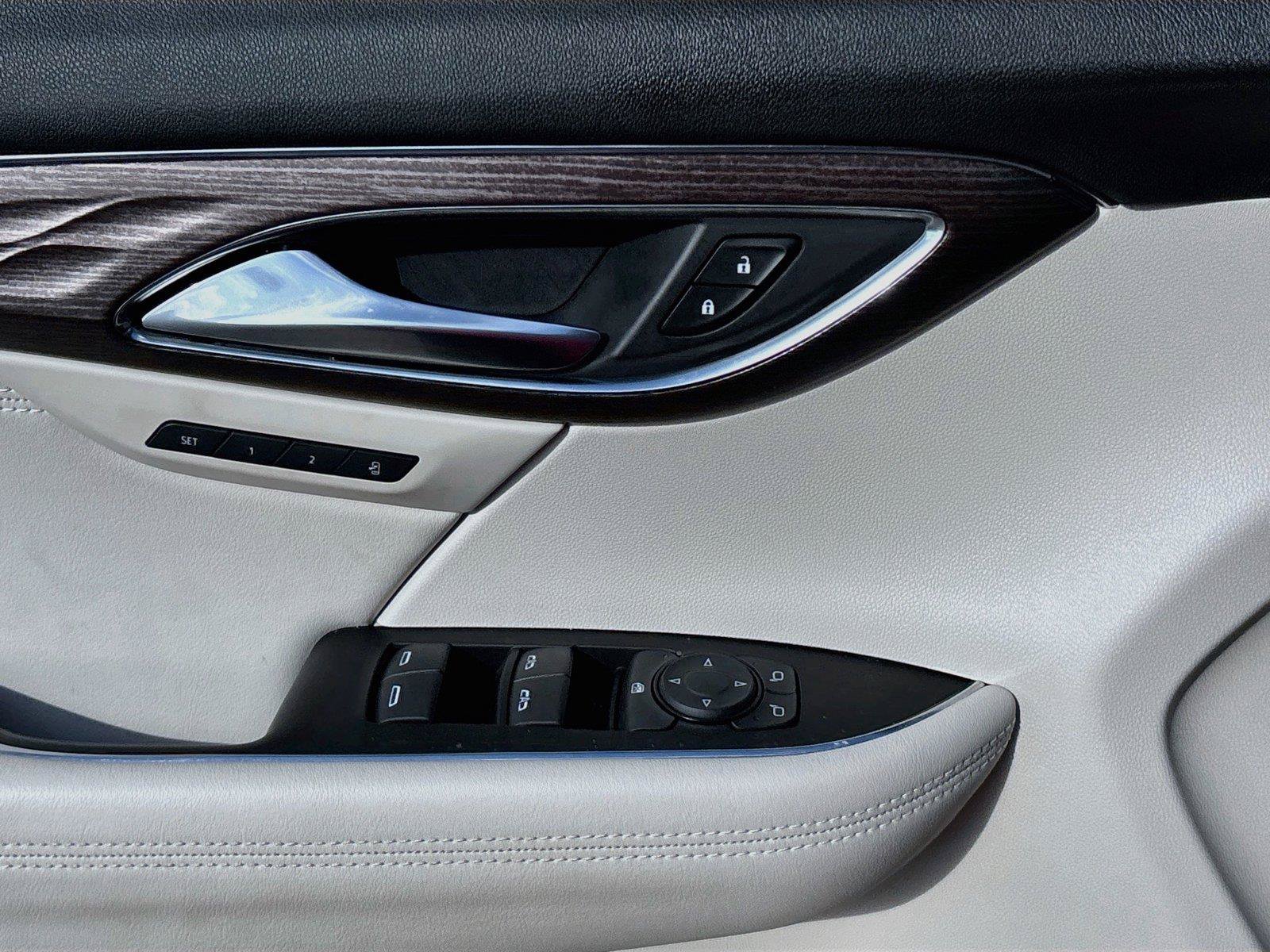 Used 2023 Buick Envision Avenir AWD/4WD image 18