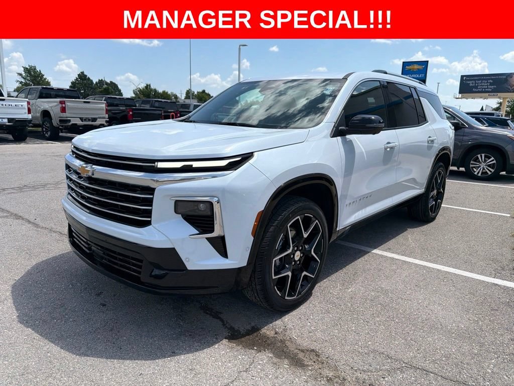 Used 2026 Chevrolet Traverse High Country AWD/4WD image 2