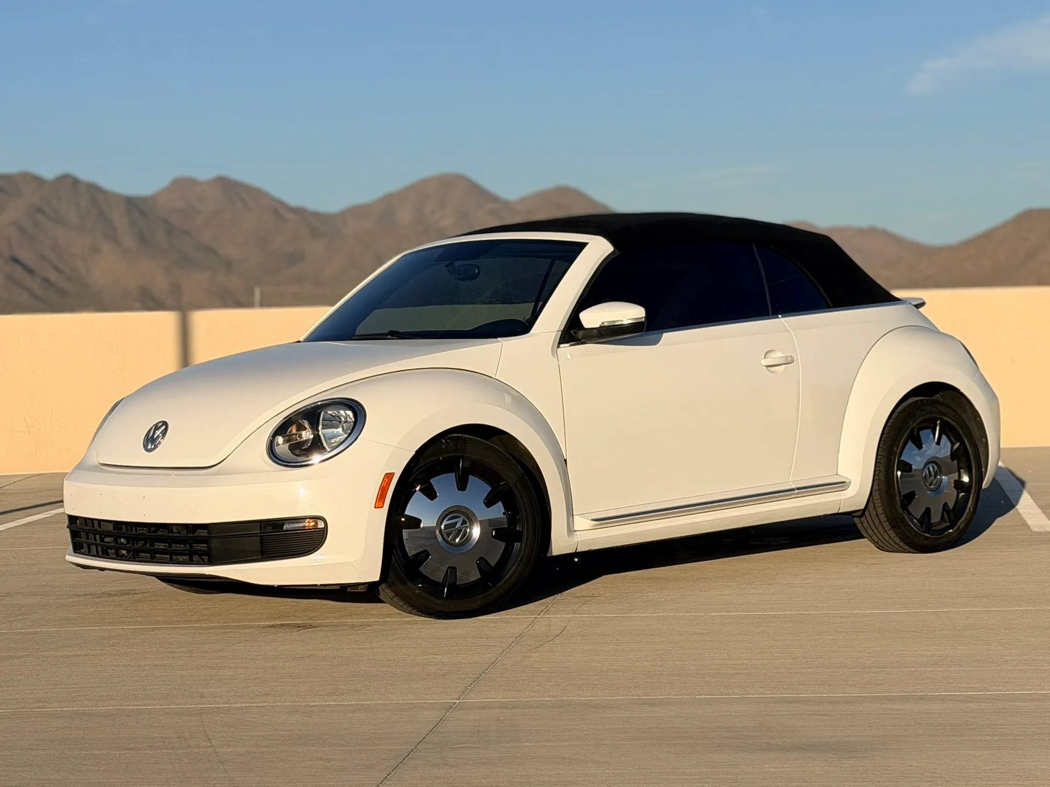 Used 2013 Volkswagen Beetle 2.5 FWD image 2