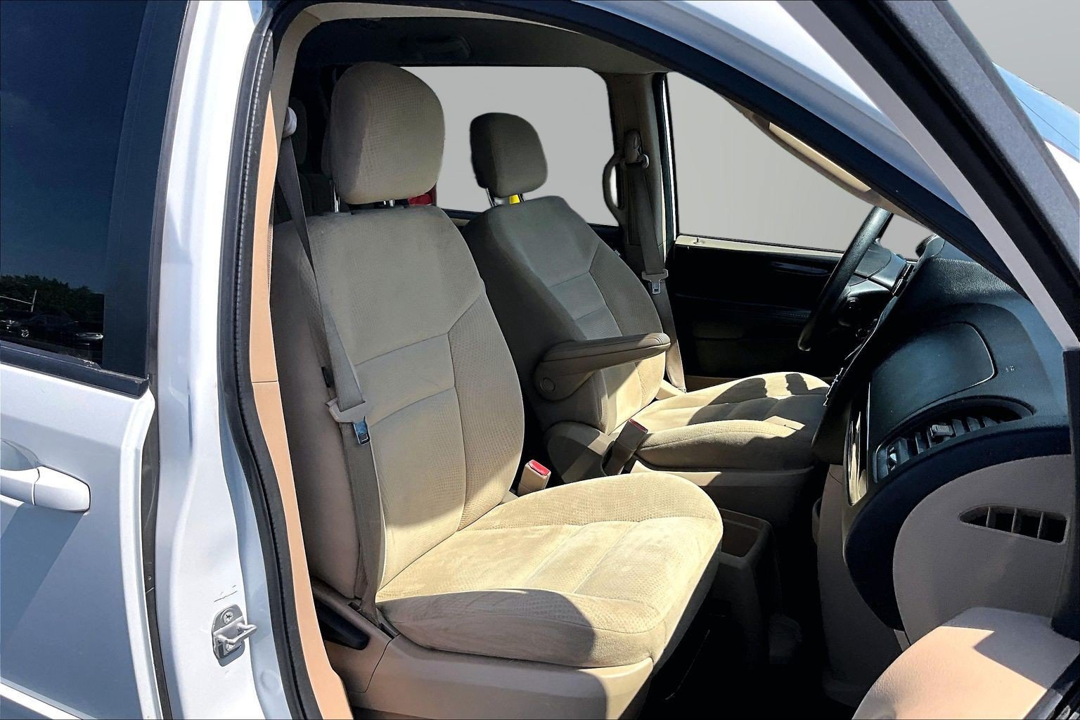 Used 2014 Dodge Grand Caravan SE w/ Quick Order Package 29E SE FWD image 7