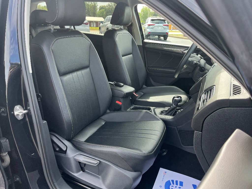 Used 2022 Volkswagen Tiguan SE image 19