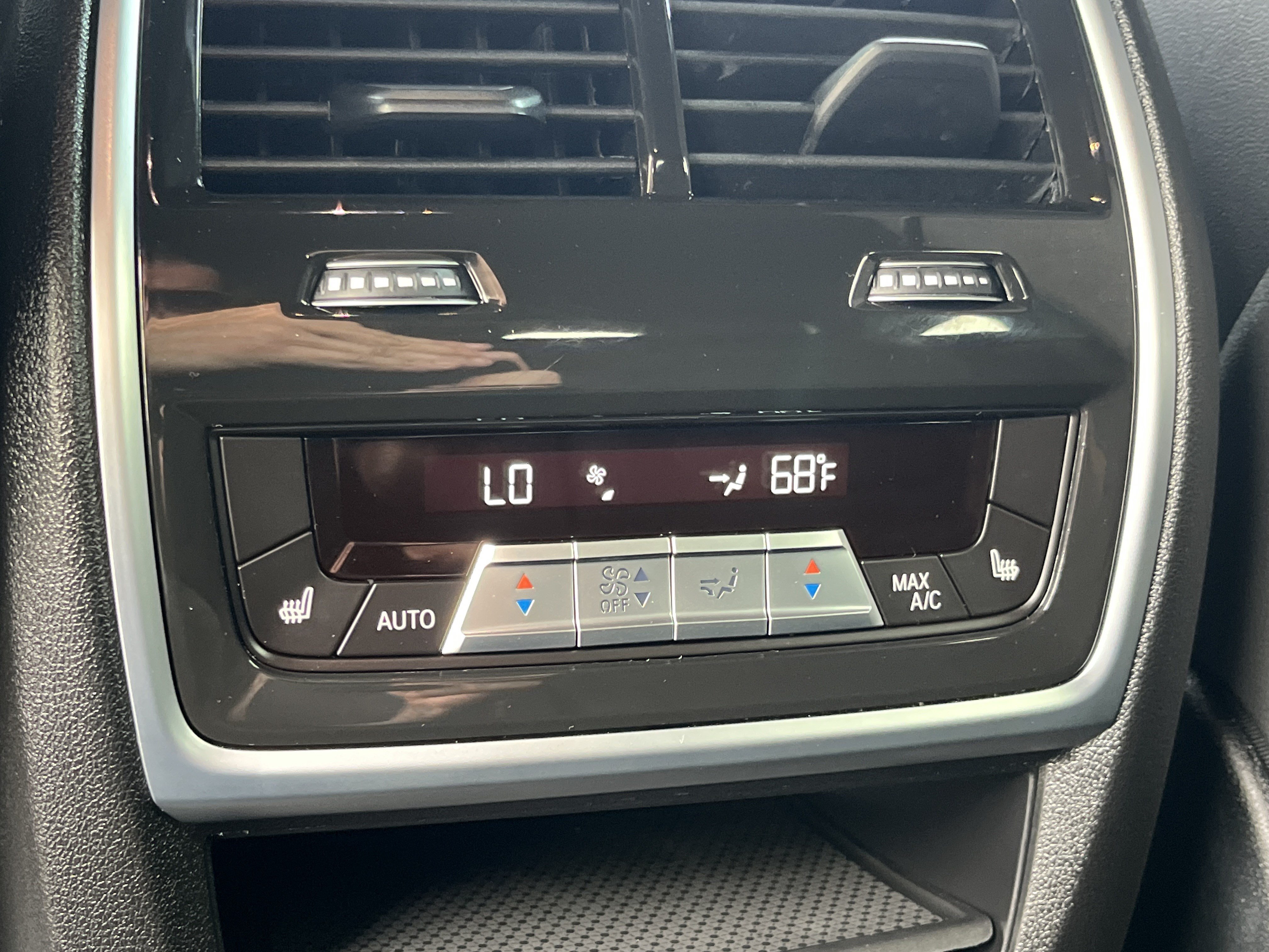 Certified 2026 BMW X6 xDrive40i AWD/4WD image 21
