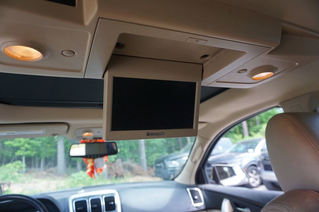 Used 2010 GMC Acadia SLT FWD image 13