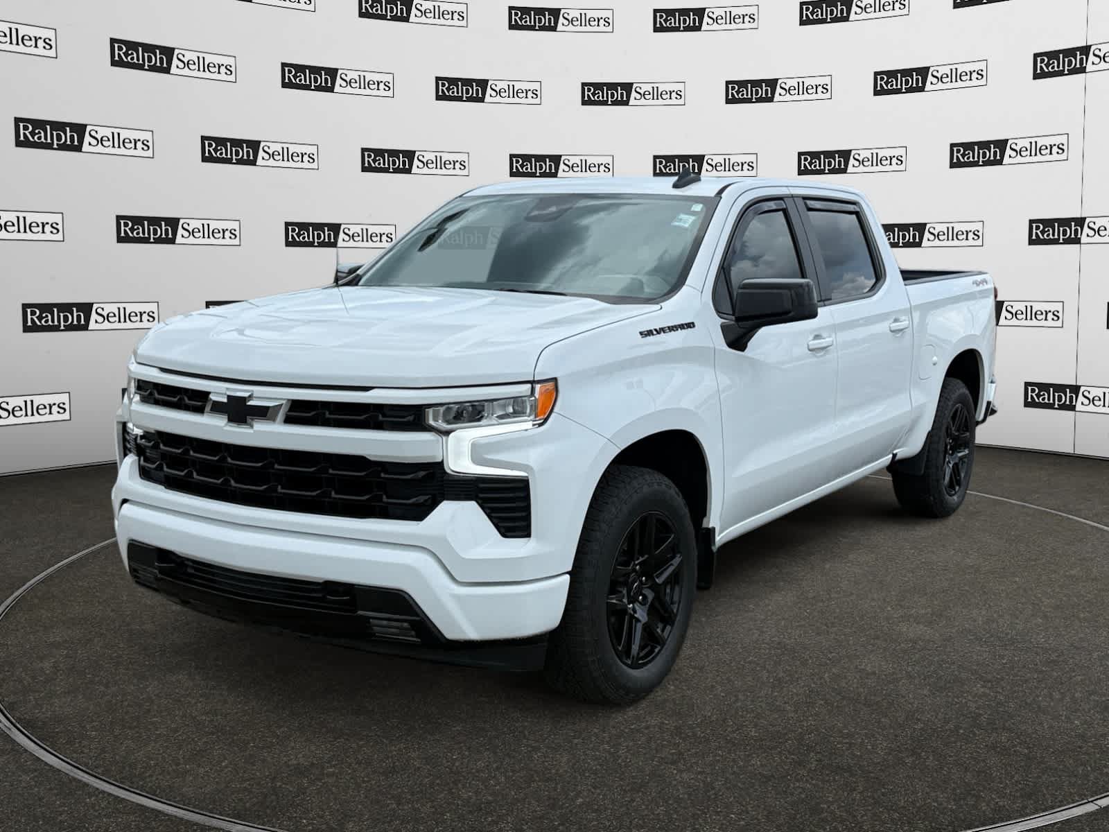 Used 2024 Chevrolet Silverado 1500 RST w/ Convenience Package II AWD/4WD image 2