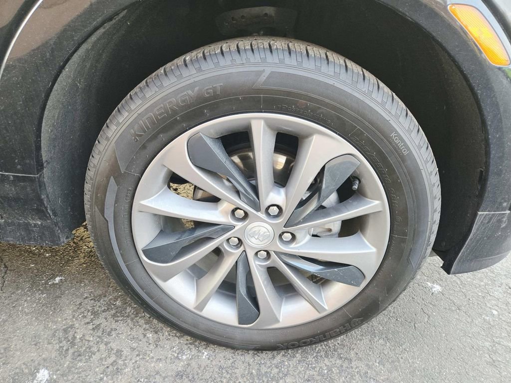 Used 2022 Buick Encore GX Select w/ Sport Touring Package image 16