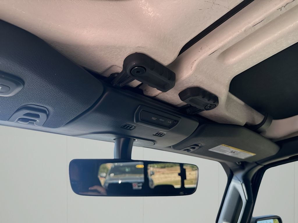 Used 2022 Jeep Gladiator Willys image 37