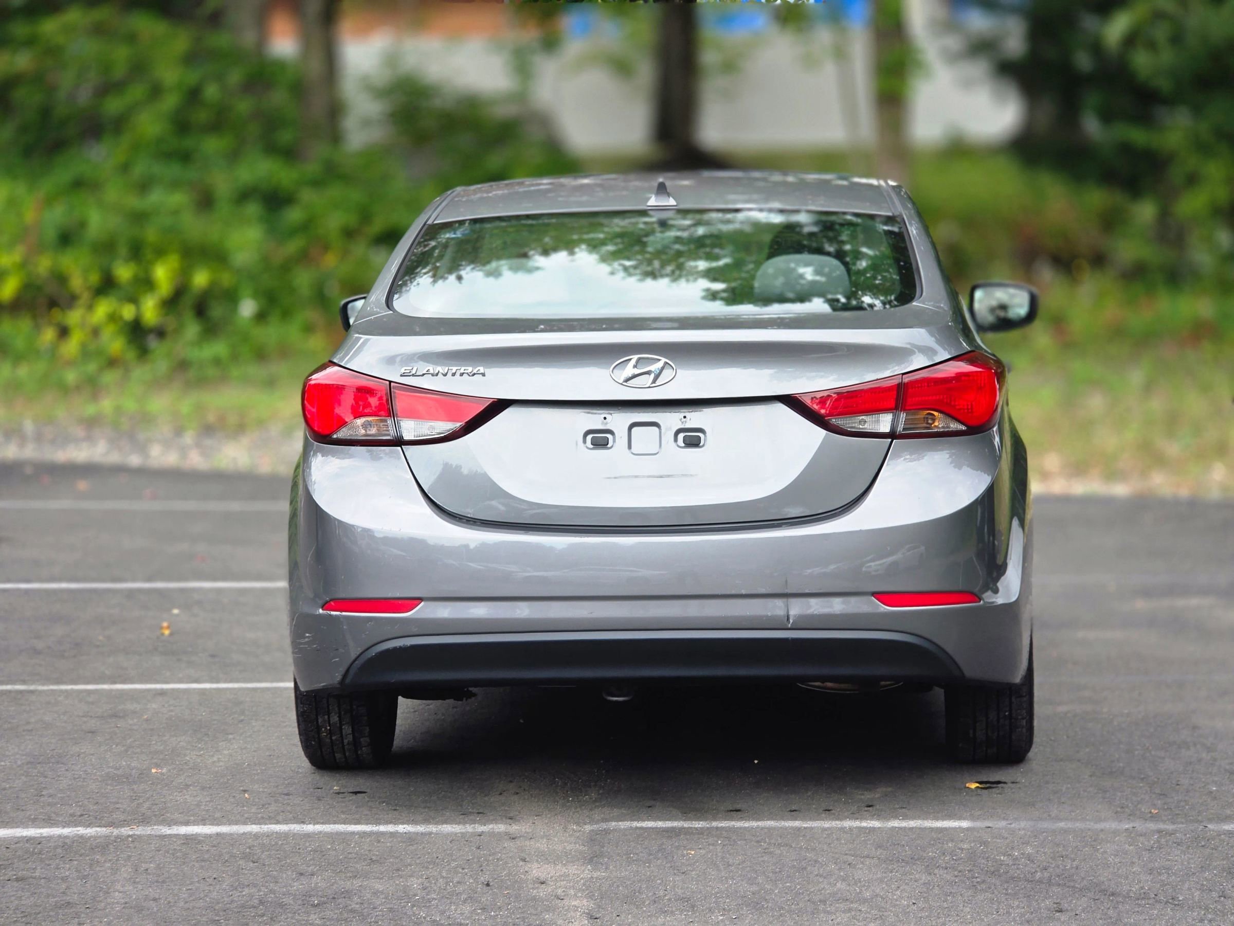 Used 2014 Hyundai Elantra SE image 4
