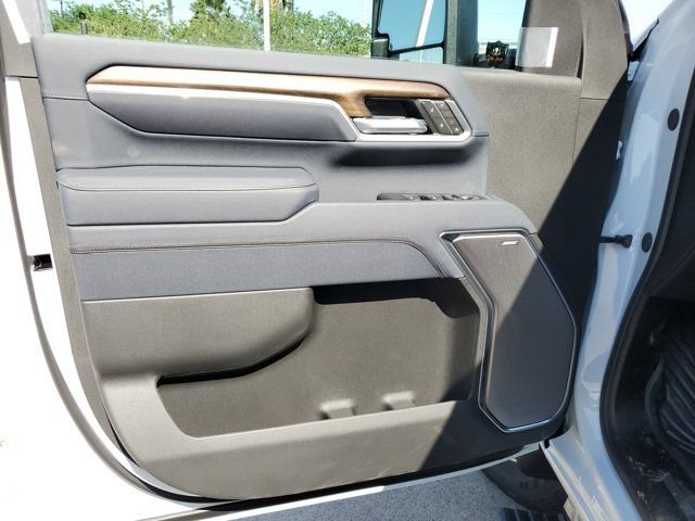 New 2026 Chevrolet Silverado 2500 High Country w/ High Country Premium Package AWD/4WD image 18