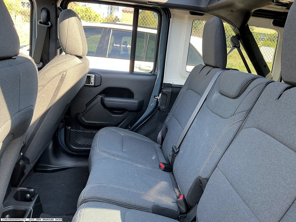 Used 2025 Jeep Wrangler Unlimited Sport AWD/4WD image 9