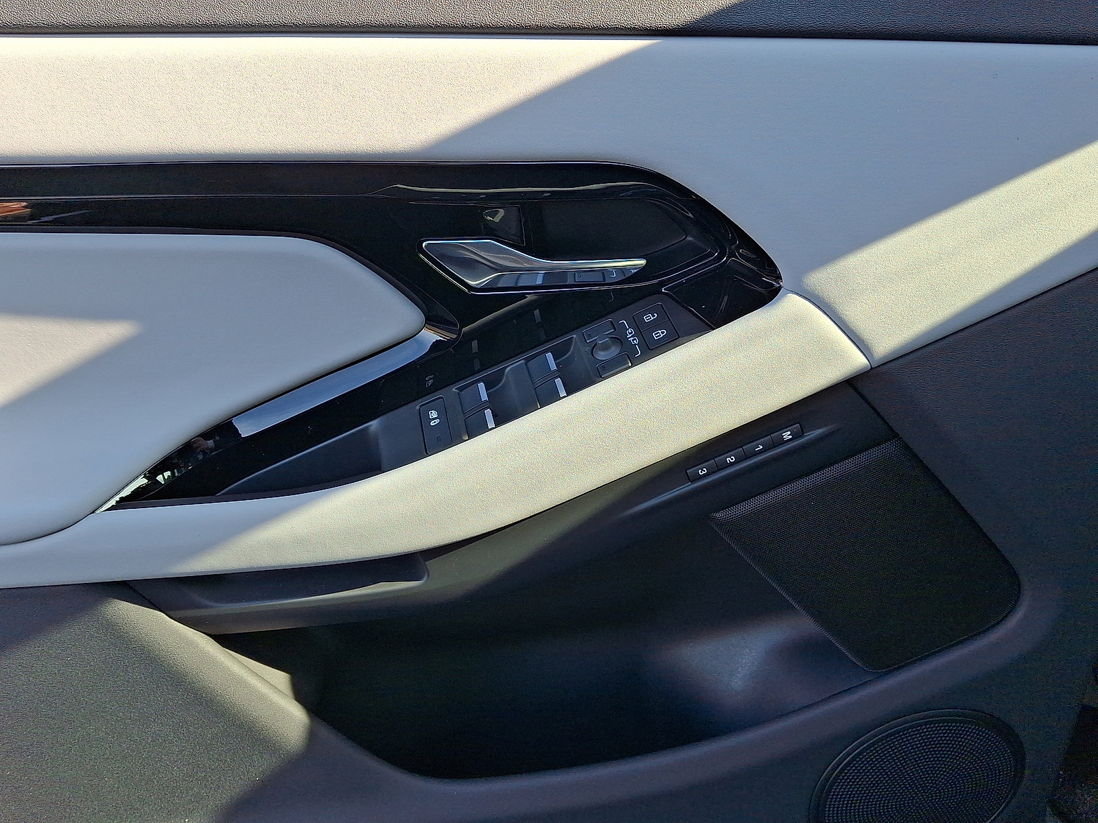 New 2026 Land Rover Range Rover Evoque S image 5