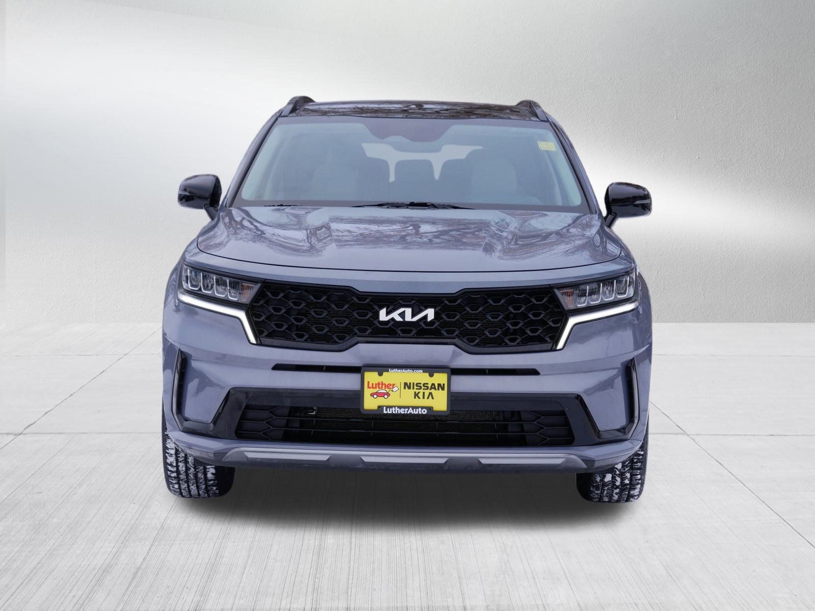 Certified 2022 Kia Sorento S w/ Panoramic Sunroof Package image 2