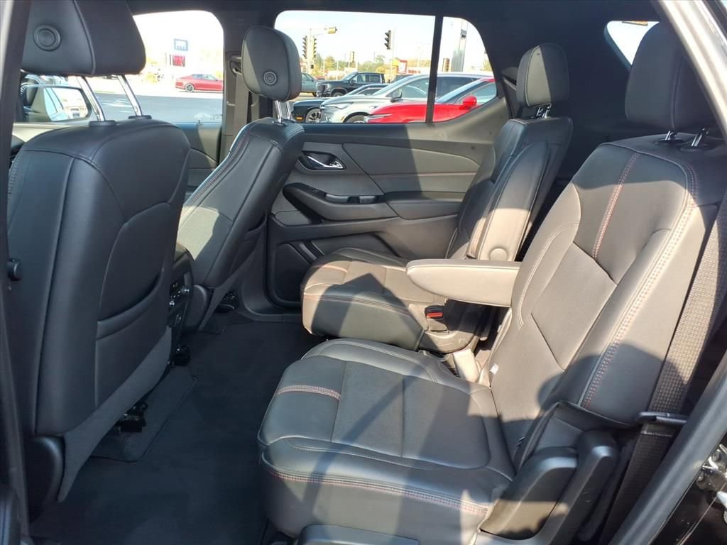 Used 2023 Chevrolet Traverse RS image 5