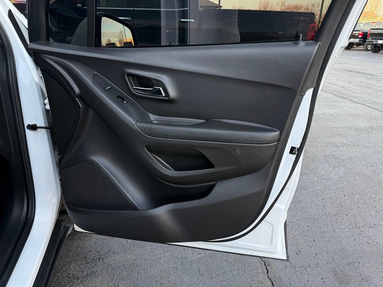 Used 2020 Chevrolet Trax LS image 22