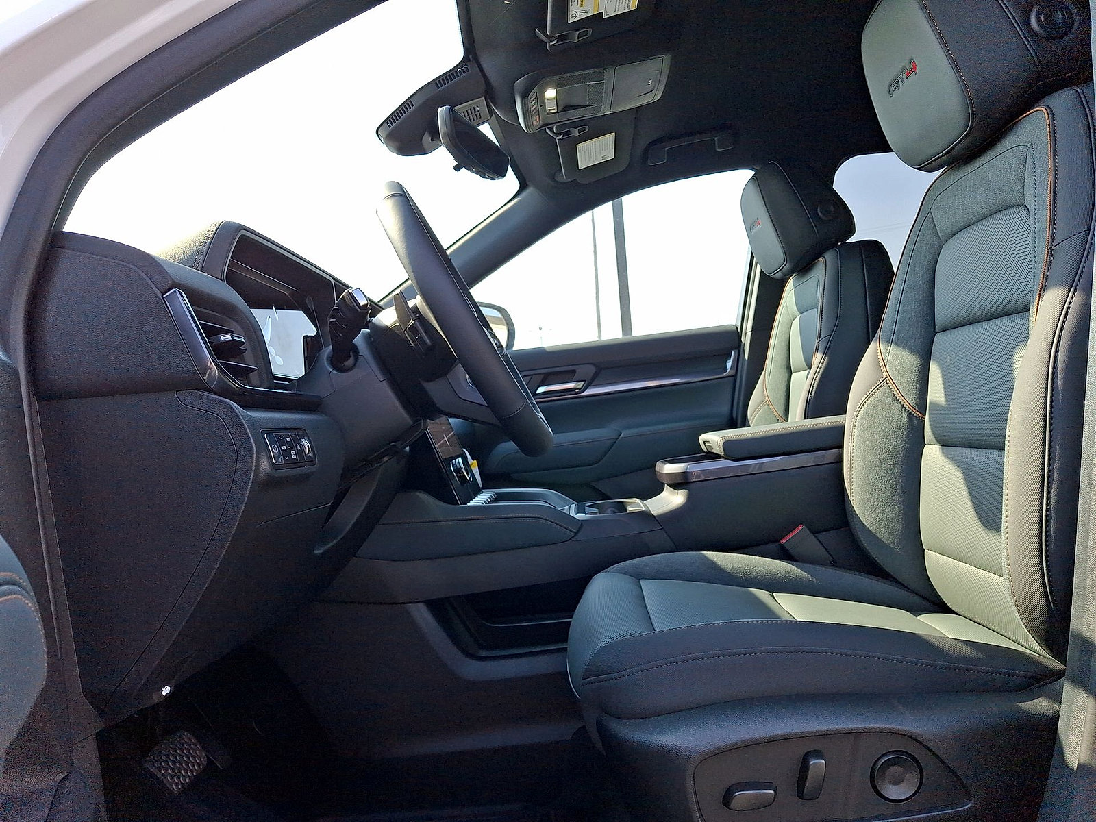 New 2026 GMC Terrain AT4 w/ Technology Package II AWD/4WD image 14