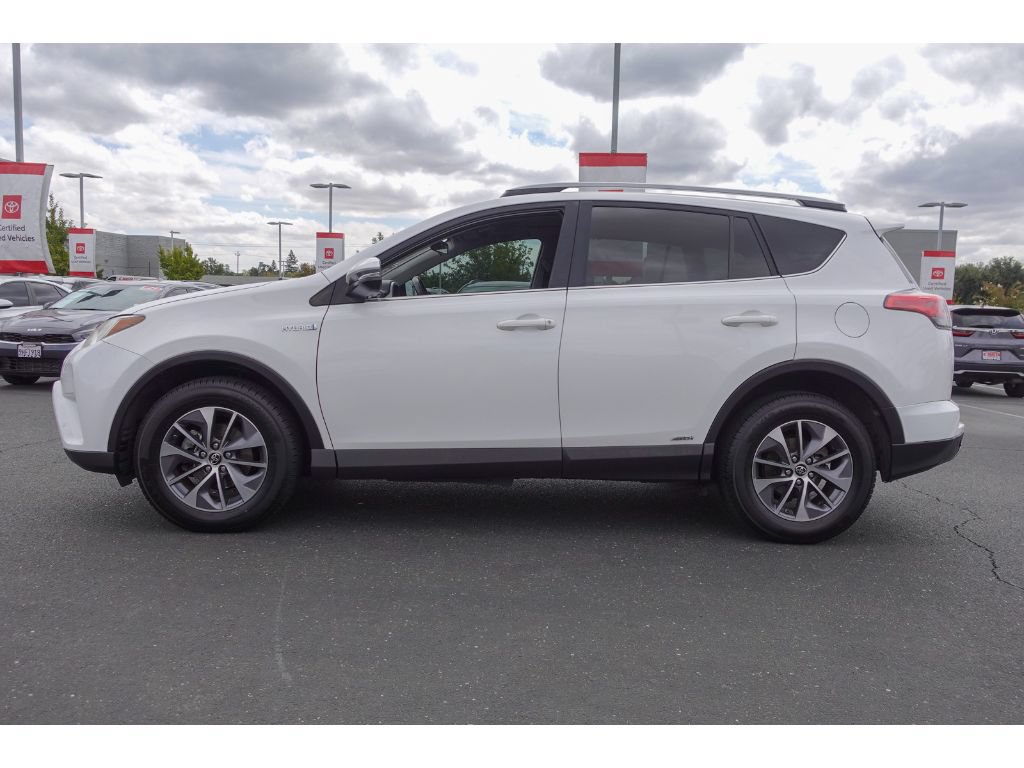 Used 2017 Toyota RAV4 XLE w/ Convenience Package AWD/4WD image 6