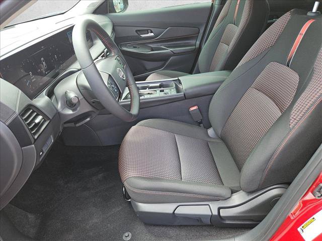 New 2026 Nissan Sentra SR w/ Floor Mat Package FWD image 4