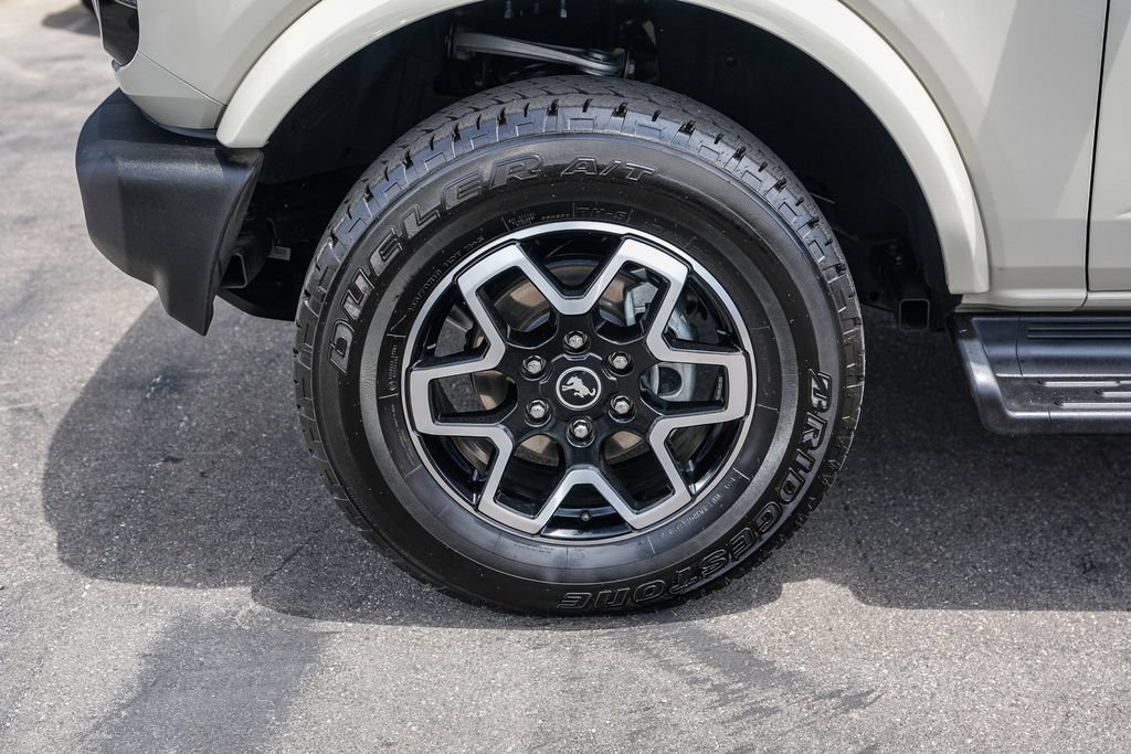 Used 2025 Ford Bronco Outer Banks AWD/4WD image 13