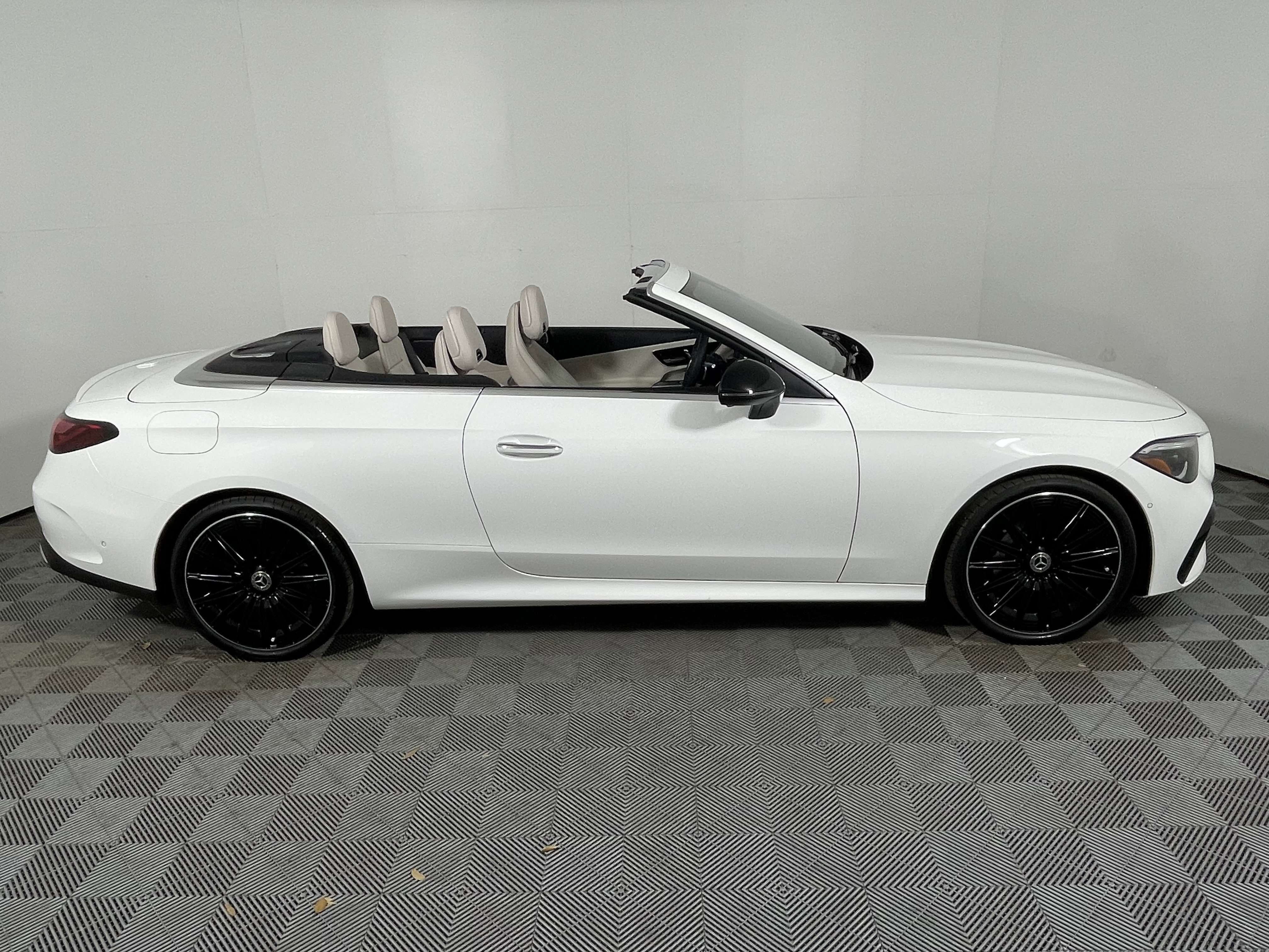 Certified 2026 Mercedes-Benz CLE 300 4MATIC Cabriolet image 6