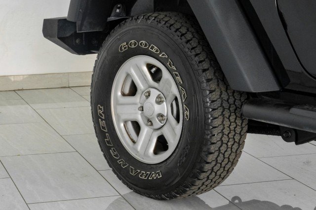 Used 2015 Jeep Wrangler Sport w/ Mopar Black Appearance Group AWD/4WD image 43