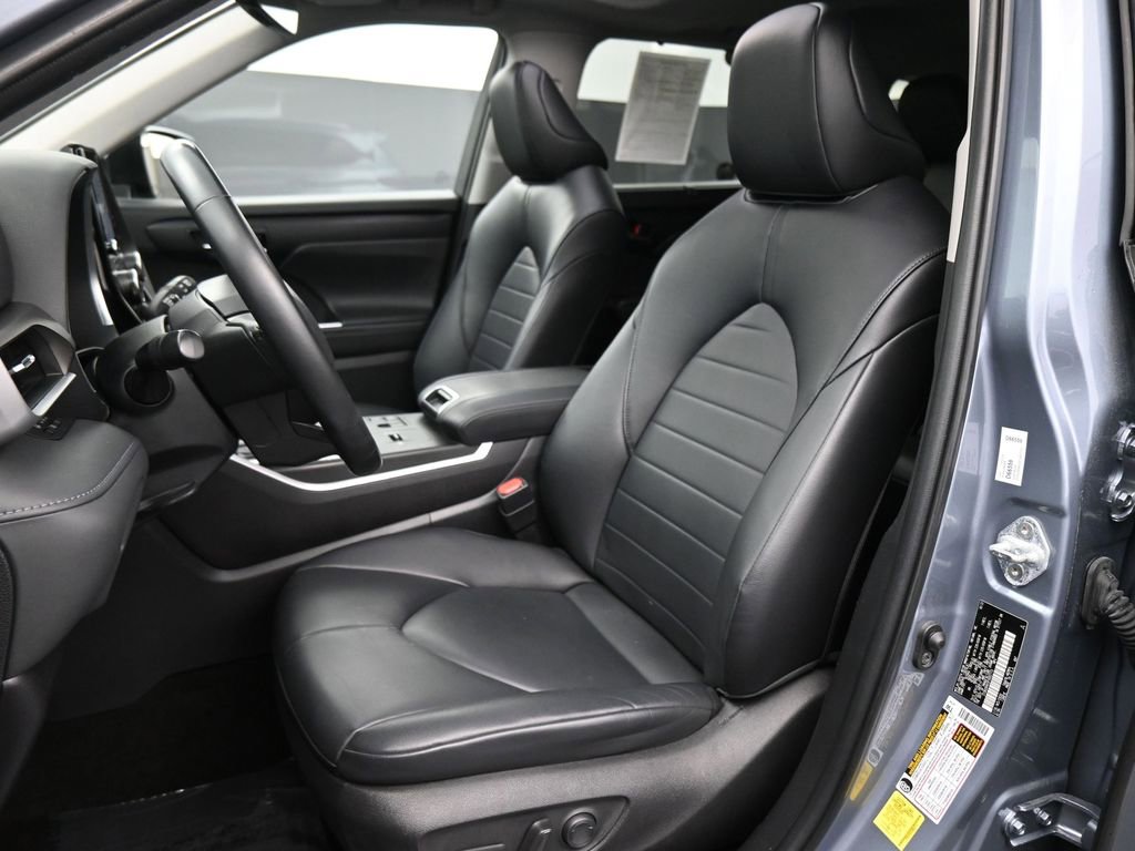 Used 2023 Toyota Highlander XLE image 15